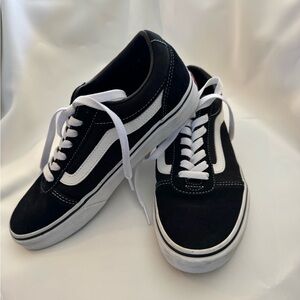 Men’s Old Skool Vans never been worn